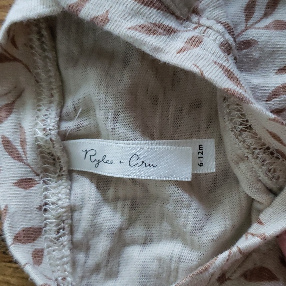 🌿 RYLEE + CRU Ruffle Shirt - Picture 2 of 6